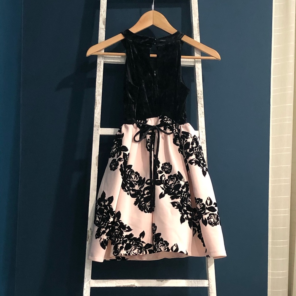 Girl’s Dress 8